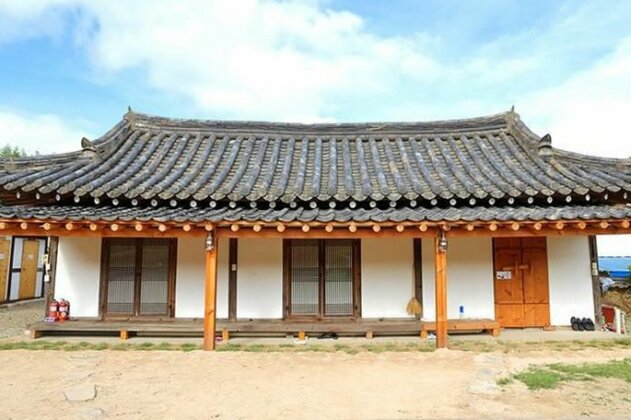 Gyeongju Mansongjeong