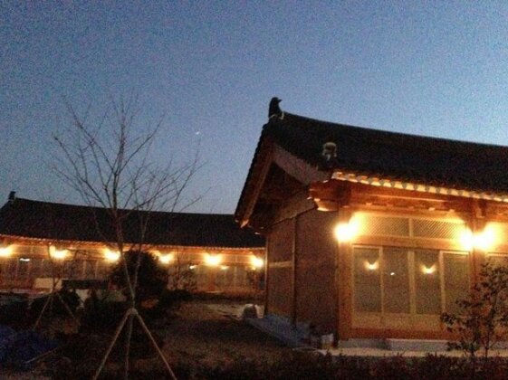  Photo 4