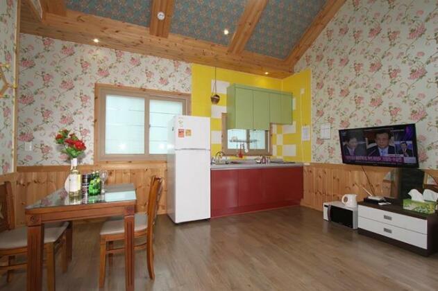 Gyeongju Natural Forrest Pension - Photo5