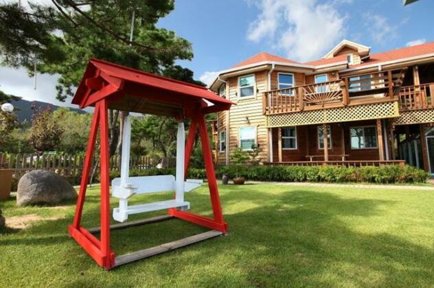 Gyeongju Together Squirrel & Acorn Pension - Photo4