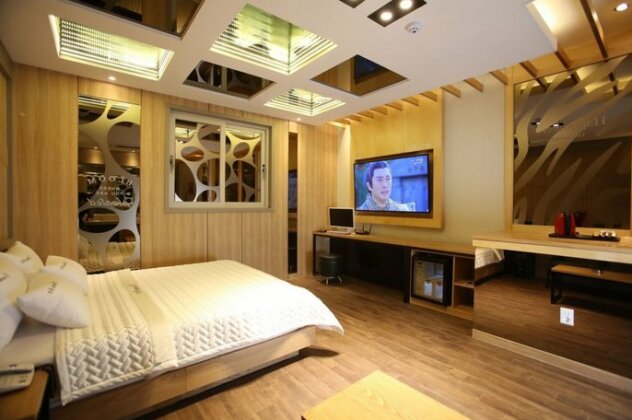 Hotel Yolo - Photo5