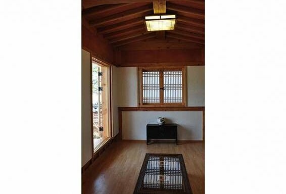 Hwangnamguan Hanok Village - Photo2