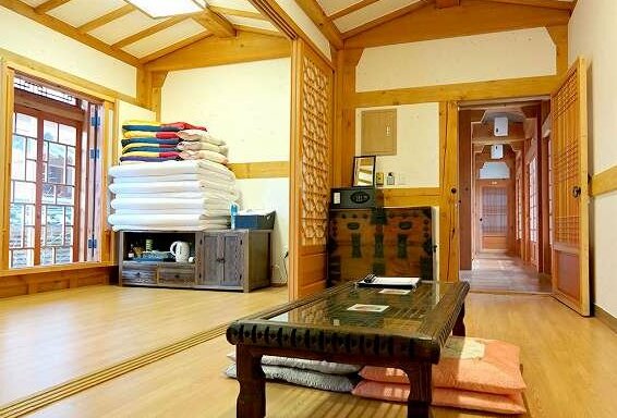 Hwangnamguan Hanok Village - Photo3