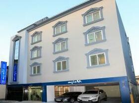 Maison Mini Hotel & Guesthouse - Photo2