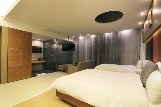 Iksan H Drive Hotel - Photo2