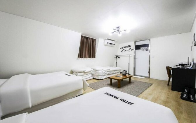 Ekonomy Hotel Incheon - Photo3