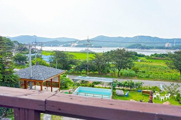 Ganghwa Seaside Villa Pension - Photo2