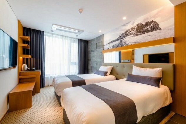 AVIA Hotel Jeju - Photo2