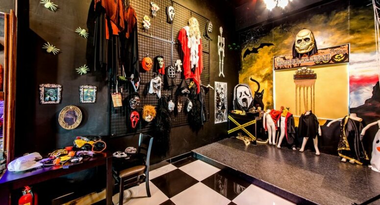 Ghost House - Photo5