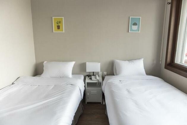Hotel Check Inn Jeju - Photo3
