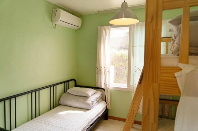 Jeju Annyeong Project Guesthouse - Photo2