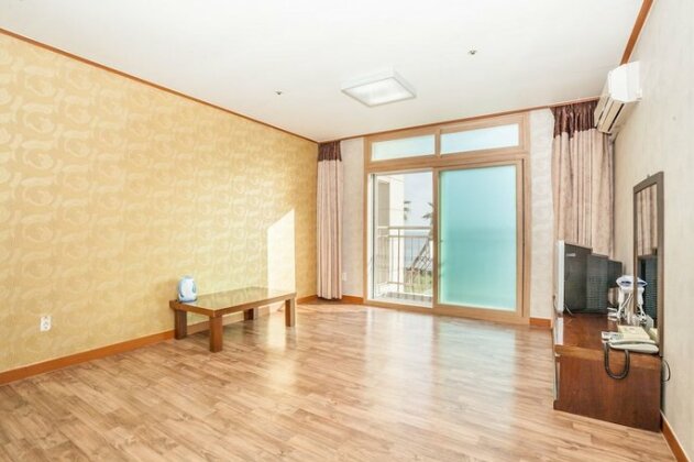 Jeju Ilsung Beach Condo - Photo3