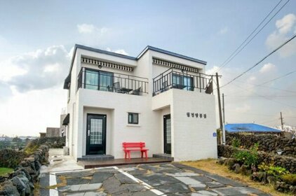 Jeju Woljeong-peanuts house Pension
