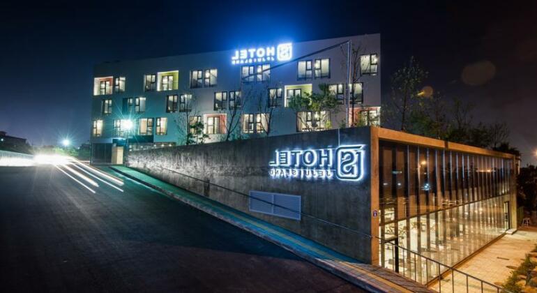 S Hotel Jeju - Photo2