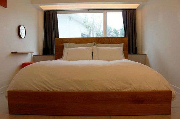 Void Pension - Photo5
