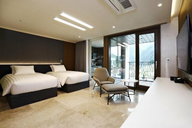 Pine Forest Jeongseon Alpine Resort - Photo4