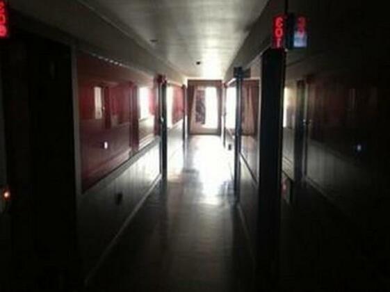 Beast Motel - Photo3