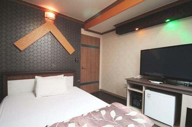 Cinema Motel Jeonju - Photo4