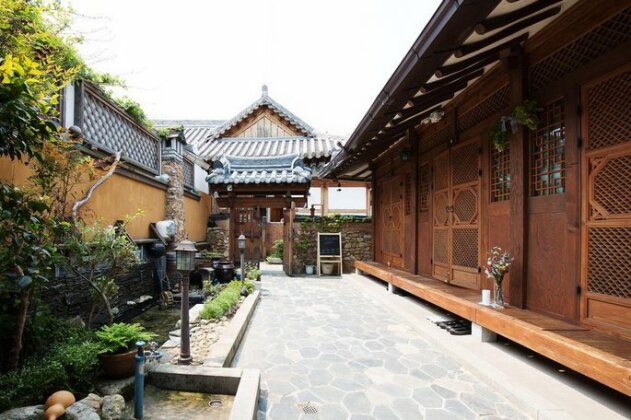 Dadeul Guesthouse