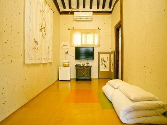 Ewha Gotaek Hanok Hotel - Photo3