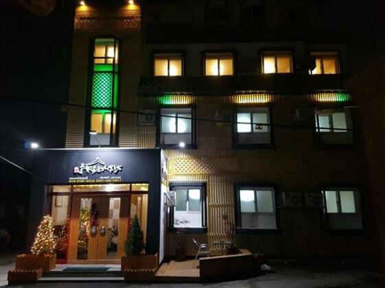 Hanok Village Guesthouse