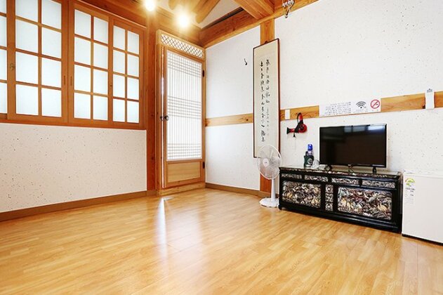 Hanokmaru - Photo2