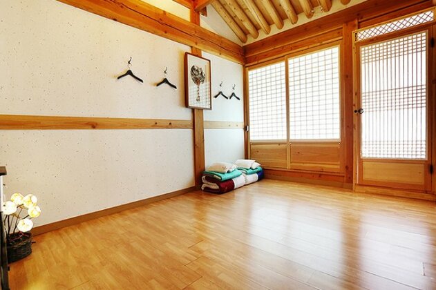 Hanokmaru - Photo4