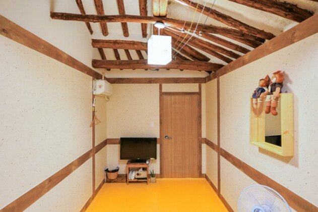 Jeonju Golmokgil Guesthouse - Photo4