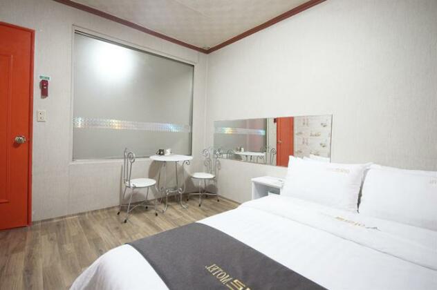 Jeonju Inhu-dong Amor - Photo2