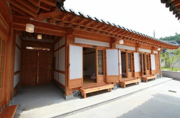 Leega Hanok - Photo2