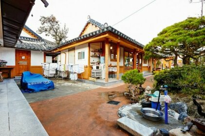 Moran Hanok Guesthouse