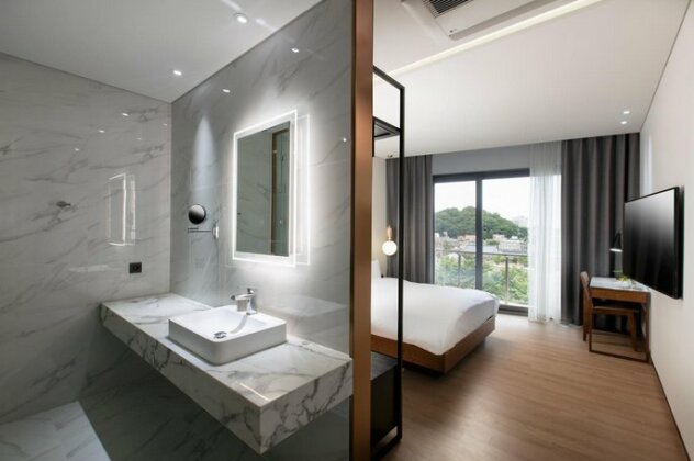 N Bridge Hotel Jeonju - Photo3