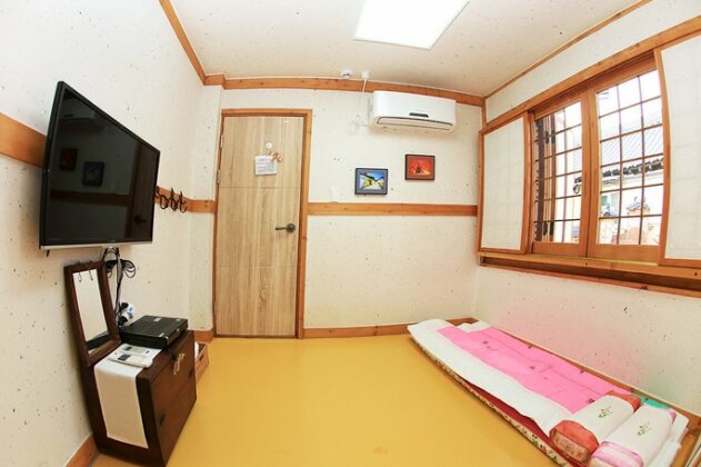Saekdong Jeogori Hanok Guesthouse Jeonju - Photo2