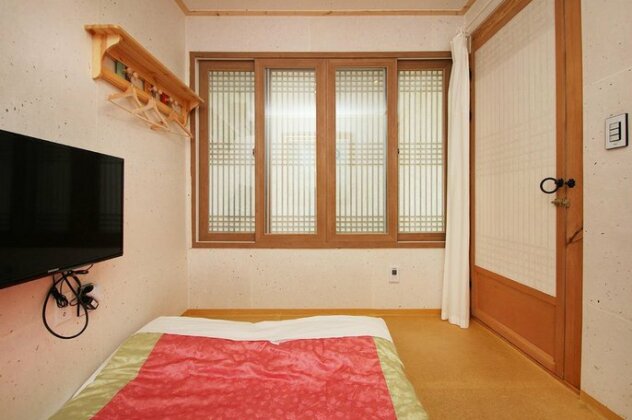 Sarangnamoo Hanok Guesthouse - Photo3