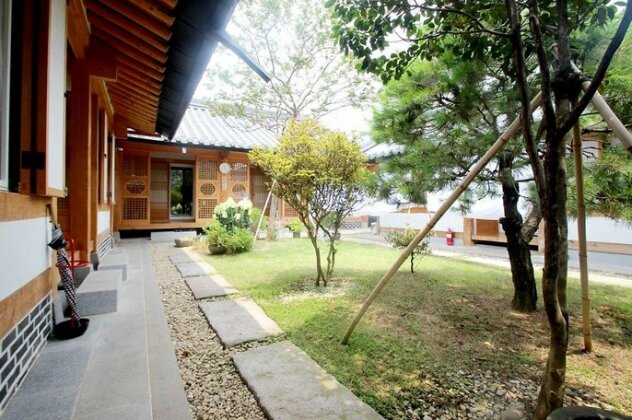 Sarangnamoo Hanok Guesthouse - Photo5