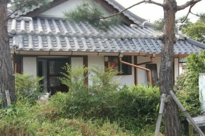 Sungsim Hanok Guesthouse
