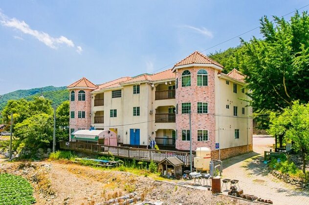 Paradise Pension - Photo3