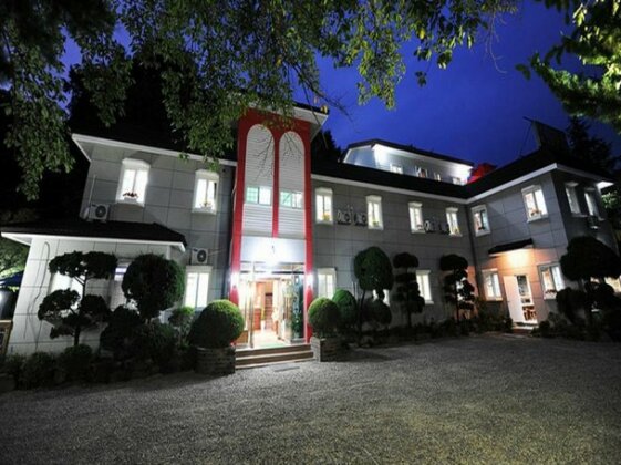 Shiny Town Pension - Photo4