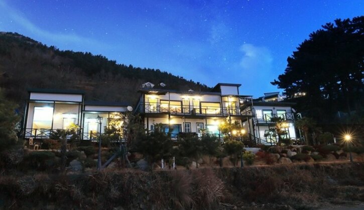 Namhae Lumiere Pension - Photo3