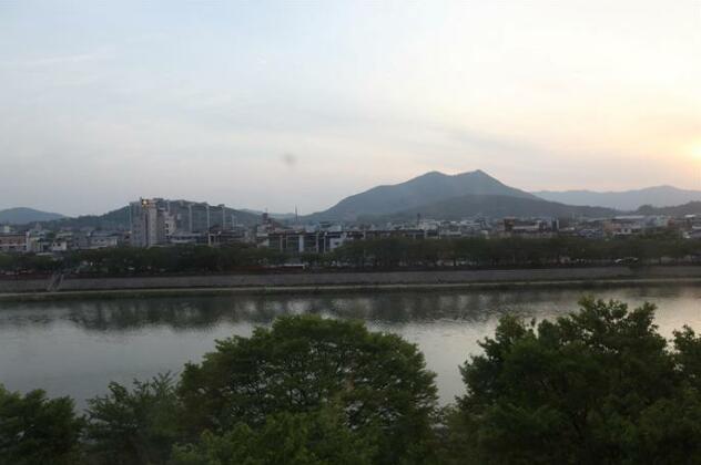 River Hotel Namwon - Photo2