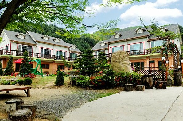 Pocheon Shine Hill Pension - Photo3