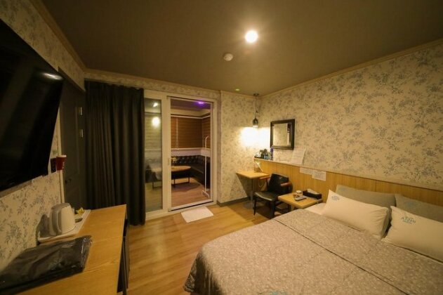 Insta Motel - Photo3