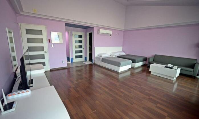 Pine Beach Hotel - Photo3