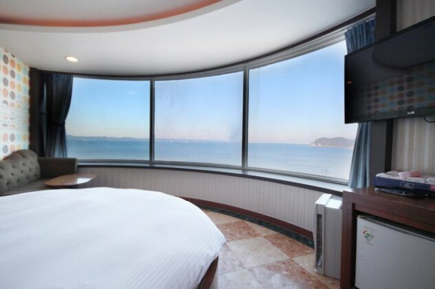 Pohang Yeongildae Lily - Photo2