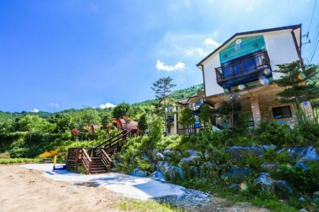 Azure Wings Pension - Photo5