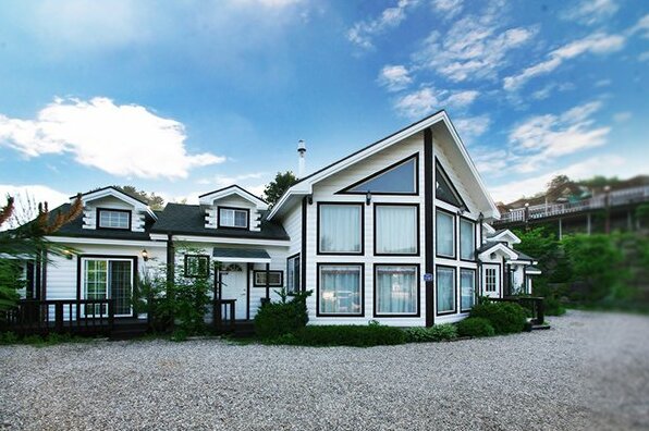 Symphony Pension - Photo2