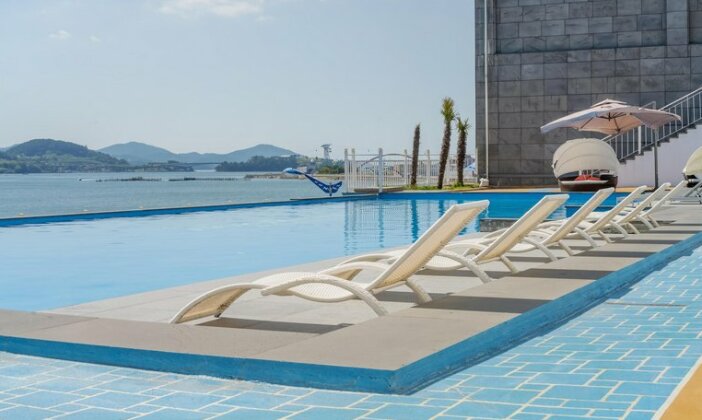 Arte Resort Spa & Pool Villa - Photo2