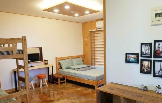 Gonggam Guesthouse Seogwipo - Photo2