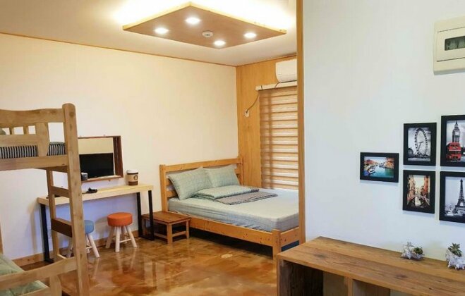 Gonggam Guesthouse Seogwipo - Photo2