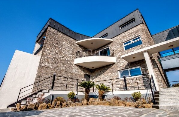 Seogwipo Swimeong spa Pension